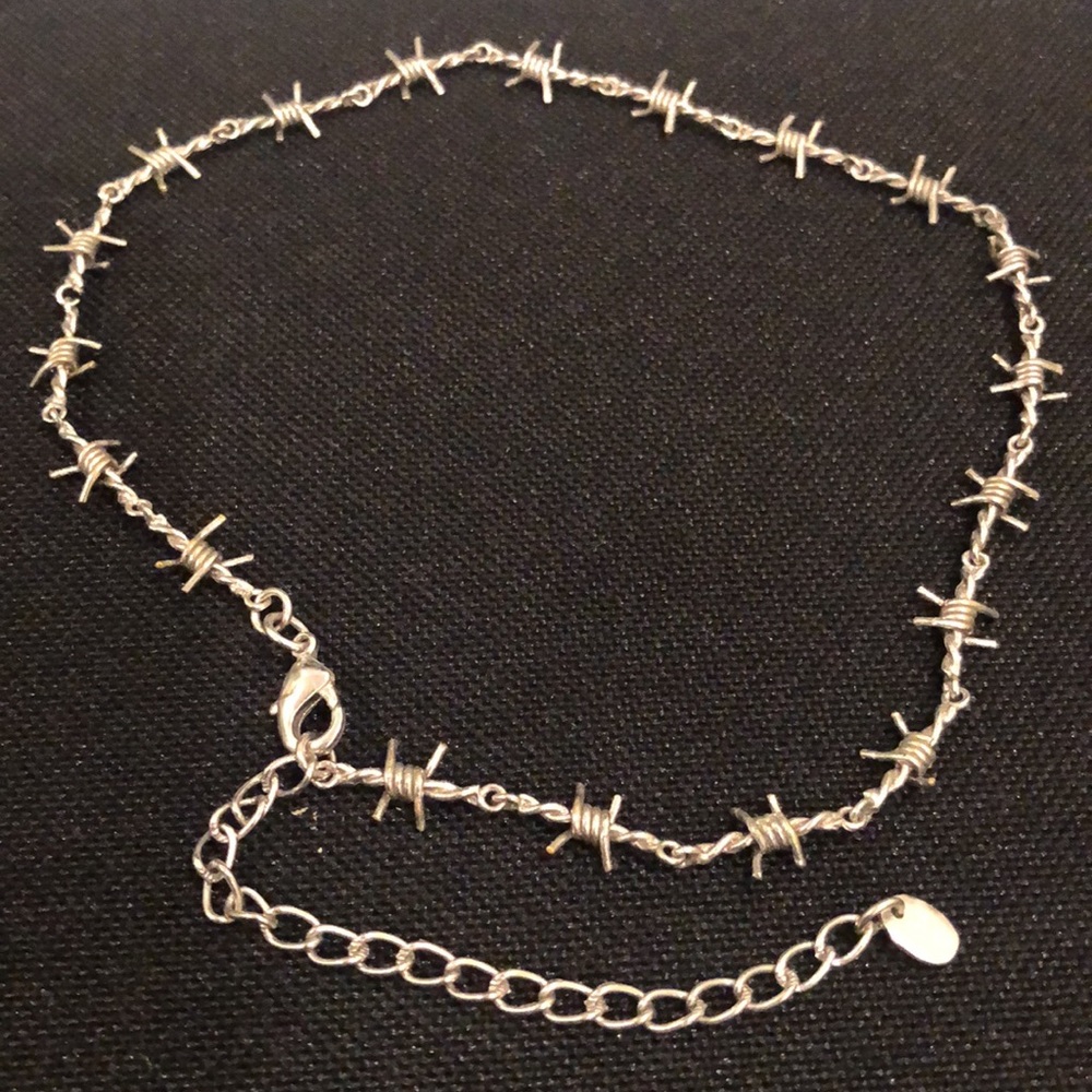The M Jewelers x Danielle Guizio Barb wire choker